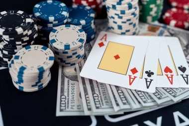 erek 73 mobile app interface showing live casino tables and sportsbook menu